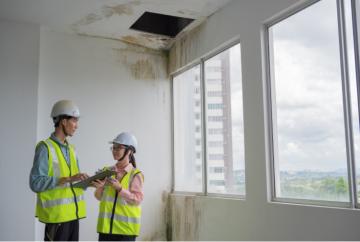 Dampness on terraces: the court clarifies who pays, the owner or the community