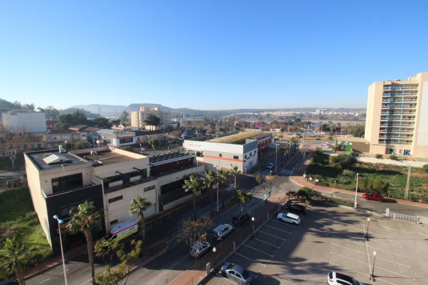 Your ideal home awaits you in this spectacular sixth-floor apartment with stunning views. Don't miss out in Nexus Grupo