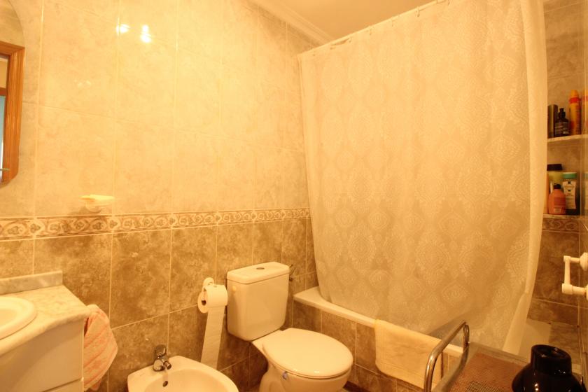 Your ideal home awaits you in this spectacular sixth-floor apartment with stunning views. Don't miss out in Nexus Grupo