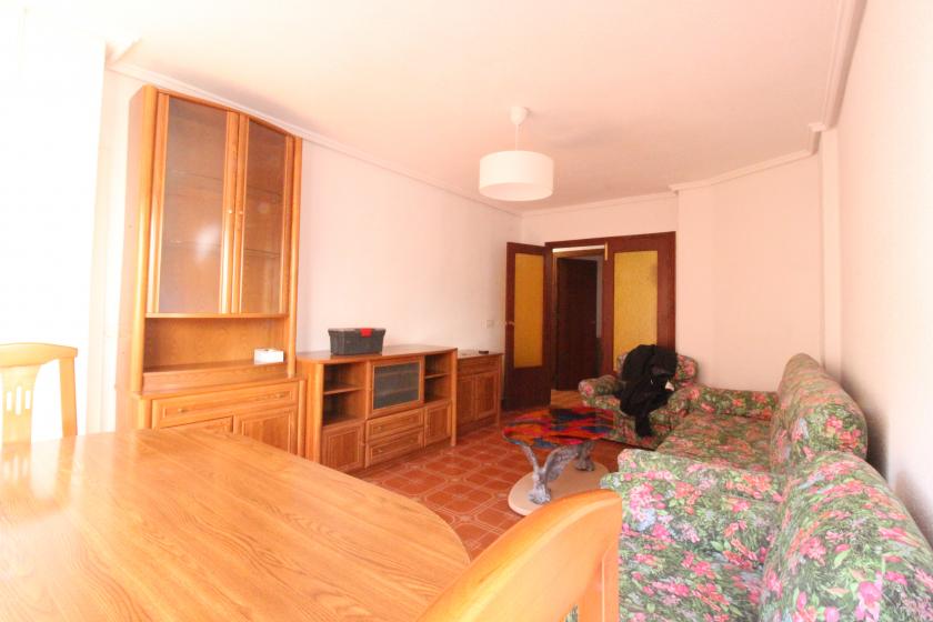 Inmobiliaria  Grupo  Nexus, Alquila  piso para todo el año en calle  San Emigdio in Nexus Grupo