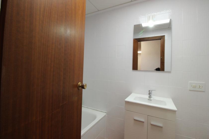 Inmobiliaria  Grupo  Nexus, Alquila  piso para todo el año en calle  San Emigdio in Nexus Grupo