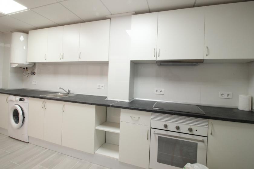 Inmobiliaria  Grupo  Nexus, Alquila  piso para todo el año en calle  San Emigdio in Nexus Grupo