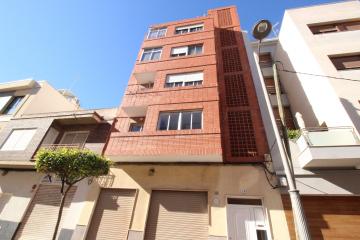 Inmobiliaria  Grupo  Nexus, Alquila  piso para todo el año en calle  San Emigdio in Nexus Grupo