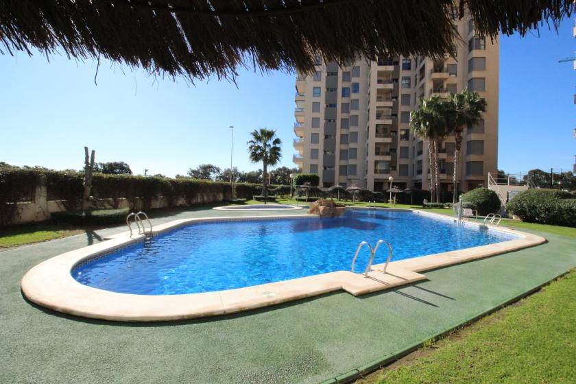 Inmobiliaria Grupo Nexus alquila piso para todo el año en calle  Médico Basilio Paredes Gomez  in Nexus Grupo