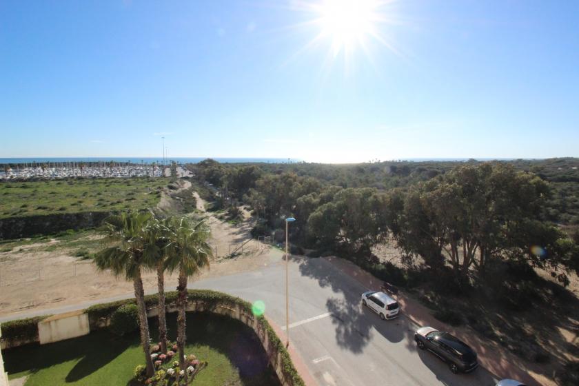 Inmobiliaria Grupo Nexus alquila piso para todo el año en calle  Médico Basilio Paredes Gomez  in Nexus Grupo