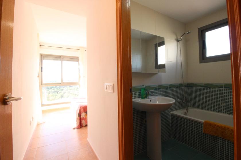 Inmobiliaria Grupo Nexus alquila piso para todo el año en calle  Médico Basilio Paredes Gomez  in Nexus Grupo