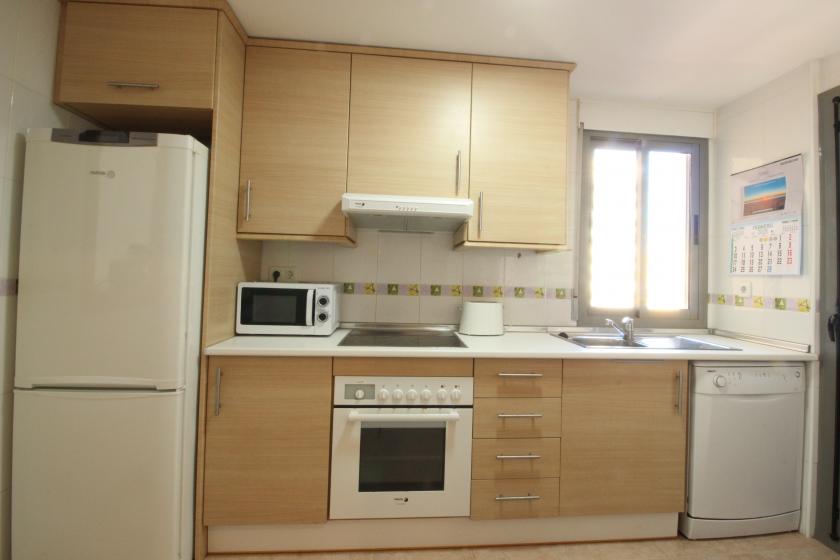 Inmobiliaria Grupo Nexus alquila piso para todo el año en calle  Médico Basilio Paredes Gomez  in Nexus Grupo