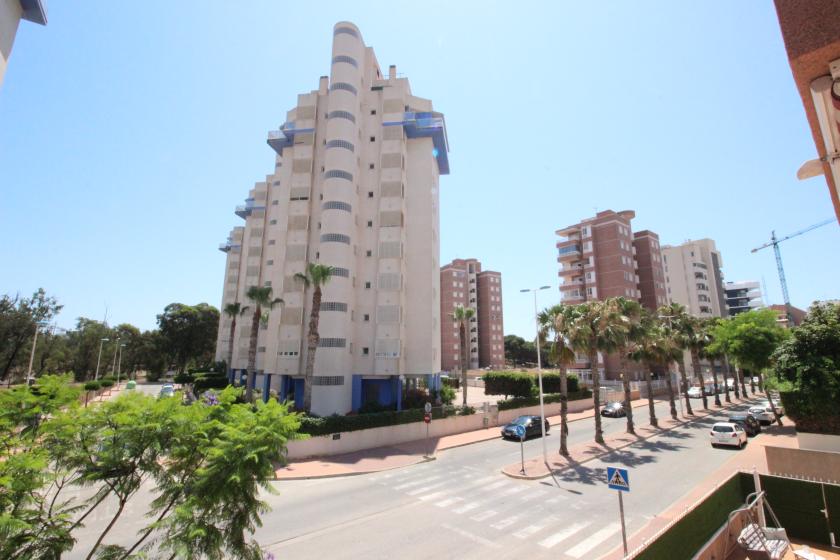 GRUP NEXUS MAKELAARDIJ, VERHUURT EEN APPARTEMENT VOOR HEEL JAAR. in Nexus Grupo