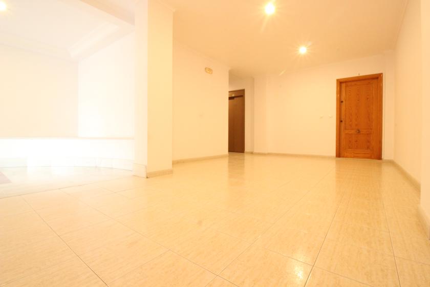 Real Estate Group Nexus presents for sale a beautiful apartment on Sanchís Guarner Street, ideal for living. in Nexus Grupo