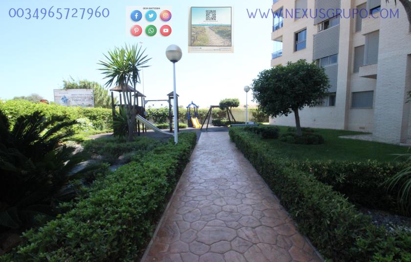 Realitní skupina Nexus nabízí k prodeji nádherný byt v rezidenční čtvrti Puerto Marino. in Nexus Grupo