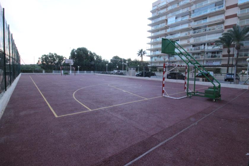 Realitní skupina Nexus nabízí k prodeji nádherný byt v rezidenční čtvrti Puerto Marino. in Nexus Grupo