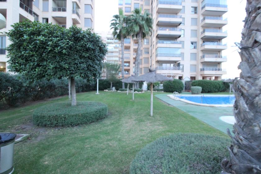 Realitní skupina Nexus nabízí k prodeji nádherný byt v rezidenční čtvrti Puerto Marino. in Nexus Grupo