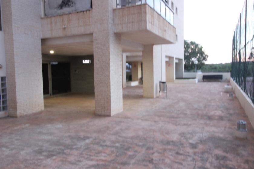 Realitní skupina Nexus nabízí k prodeji nádherný byt v rezidenční čtvrti Puerto Marino. in Nexus Grupo