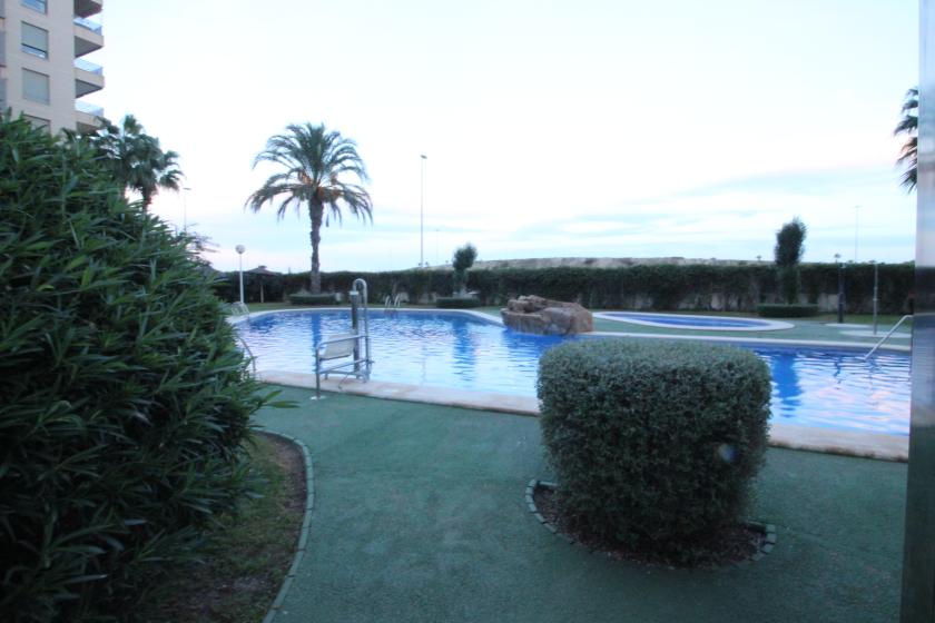 Realitní skupina Nexus nabízí k prodeji nádherný byt v rezidenční čtvrti Puerto Marino. in Nexus Grupo