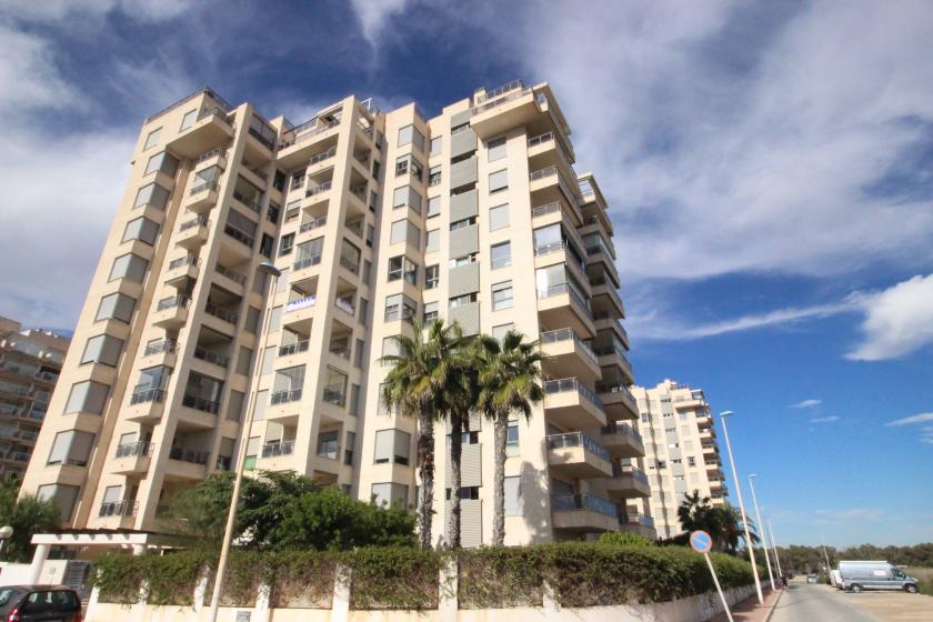 Nexus Real Estate Group presents a beautiful apartment for sale in the exclusive Puerto Marino residential area in Nexus Grupo