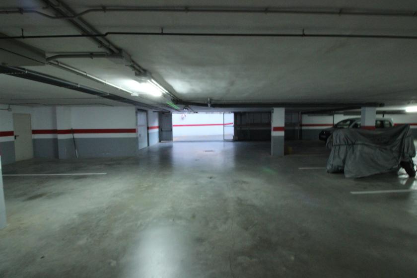 Realitní skupina Nexus nabízí k prodeji nádherný byt v rezidenční čtvrti Puerto Marino. in Nexus Grupo