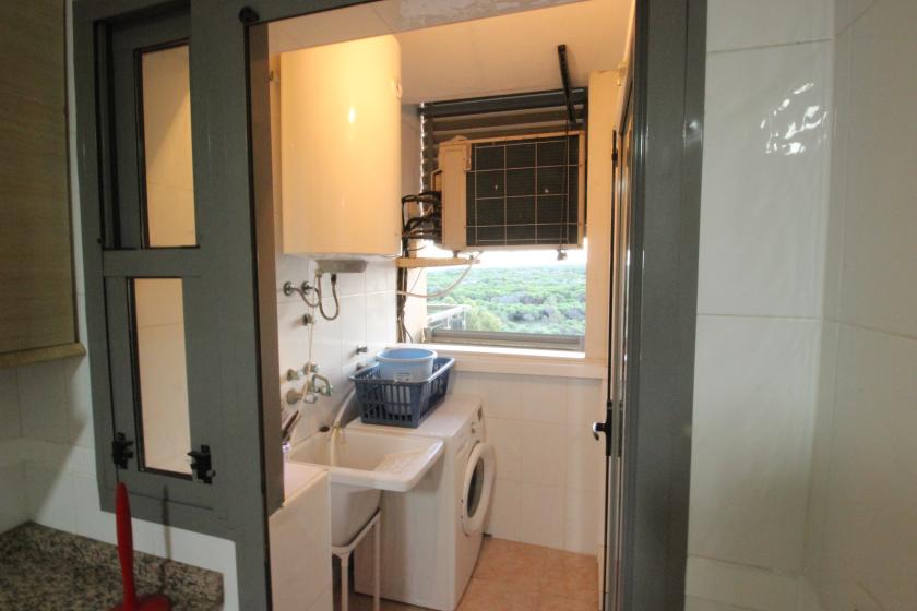 Realitní skupina Nexus nabízí k prodeji nádherný byt v rezidenční čtvrti Puerto Marino. in Nexus Grupo