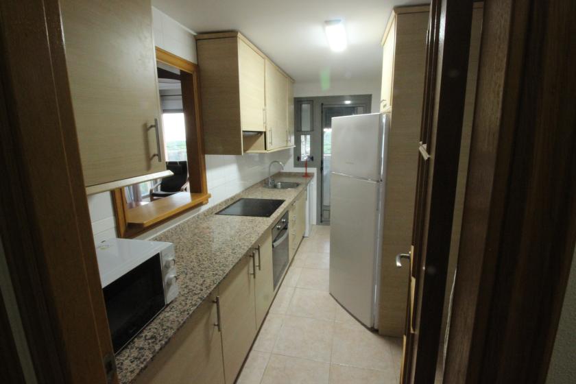 Realitní skupina Nexus nabízí k prodeji nádherný byt v rezidenční čtvrti Puerto Marino. in Nexus Grupo