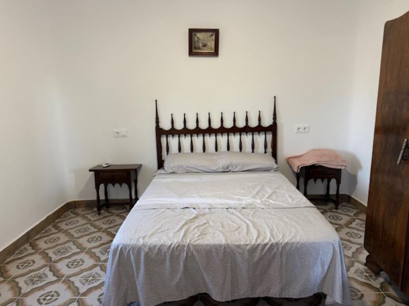 Realitní kancelář GRUPO NEXUS pronajímá dům na ulici Almoradí, poblíž hradu. in Nexus Grupo