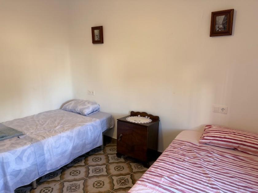 Realitní kancelář GRUPO NEXUS pronajímá dům na ulici Almoradí, poblíž hradu. in Nexus Grupo