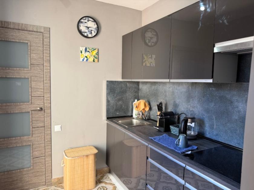 Realitní kancelář GRUPO NEXUS pronajímá dům na ulici Almoradí, poblíž hradu. in Nexus Grupo