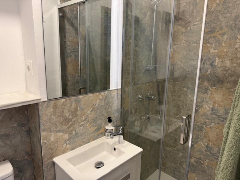 Realitní kancelář GRUPO NEXUS pronajímá dům na ulici Almoradí, poblíž hradu. in Nexus Grupo