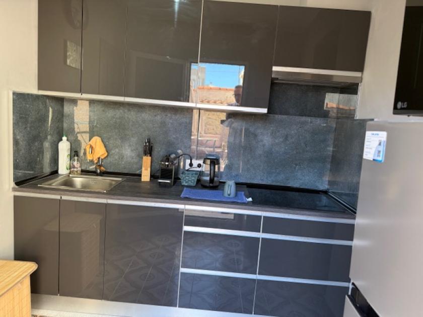 Realitní kancelář GRUPO NEXUS pronajímá dům na ulici Almoradí, poblíž hradu. in Nexus Grupo