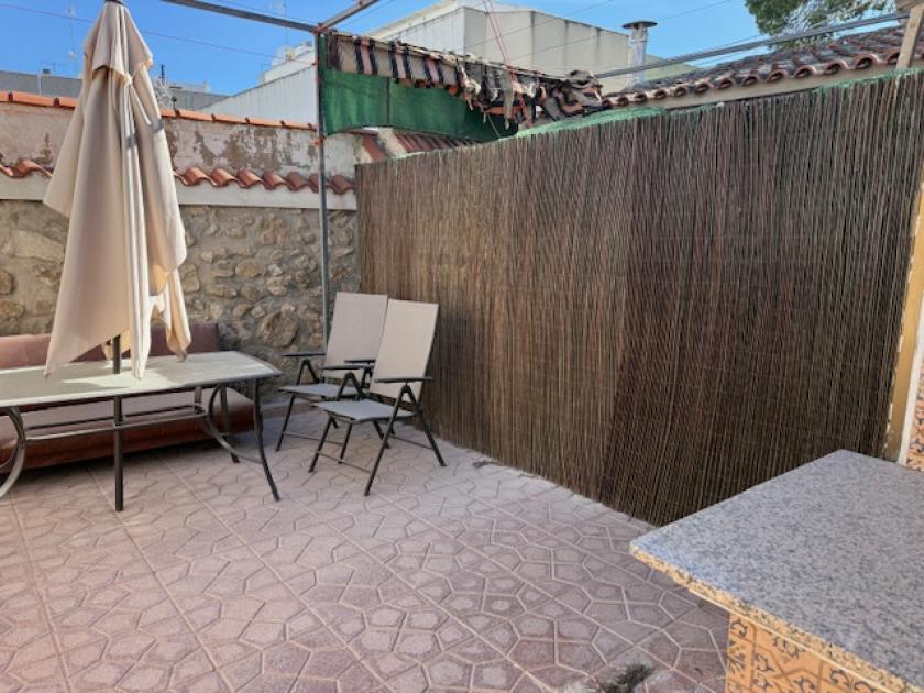 Realitní kancelář GRUPO NEXUS pronajímá dům na ulici Almoradí, poblíž hradu. in Nexus Grupo