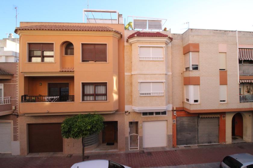 GRUPO NEXUS Real Estate offers for sale an apartment on San Emigdio Street, Guardamar del Segura. in Nexus Grupo