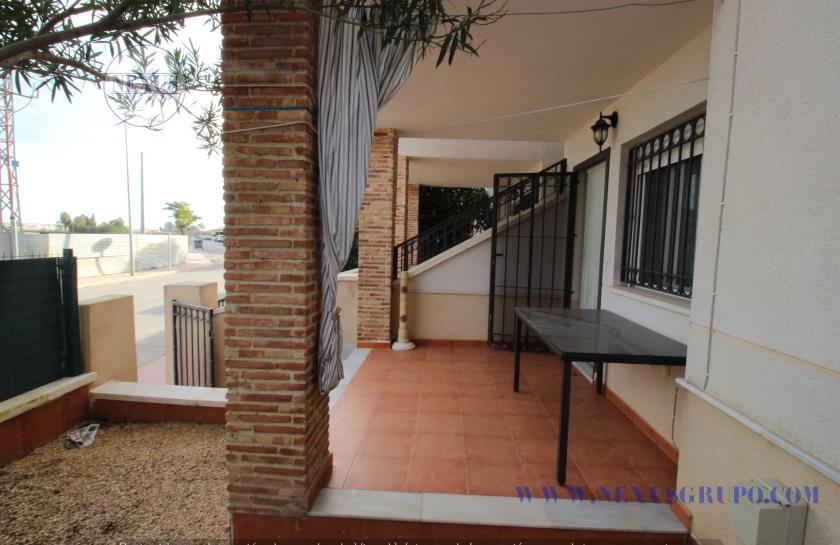 Inmobiliaria, Grupo Nexus, rents for the whole year Bungalow on the ground floor in Daya Vieja in Nexus Grupo