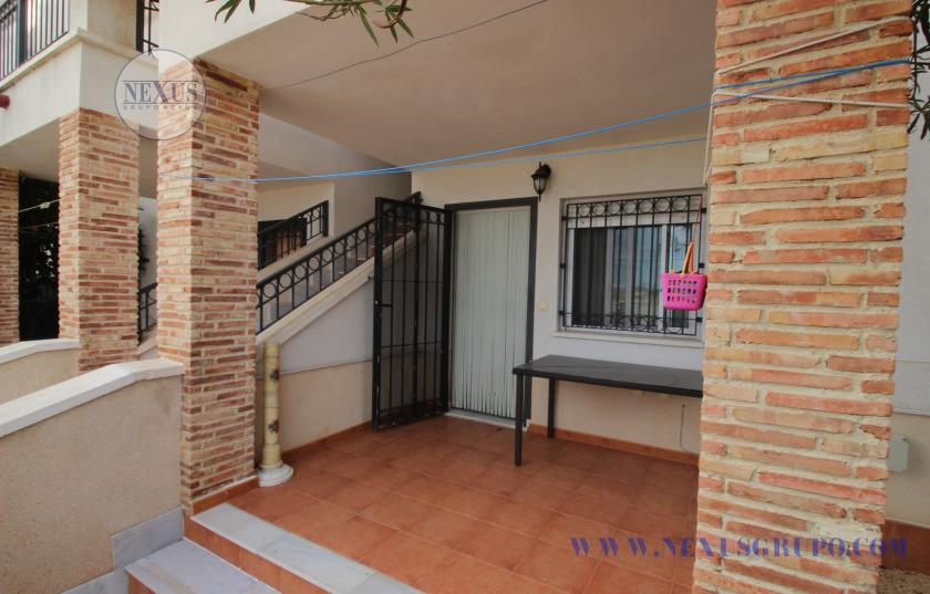 Inmobiliaria, Grupo Nexus, rents for the whole year Bungalow on the ground floor in Daya Vieja in Nexus Grupo