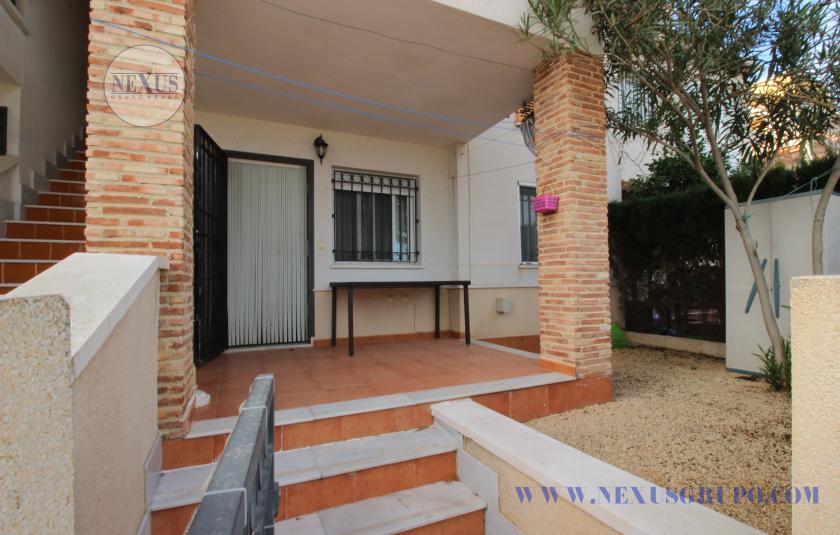 Inmobiliaria, Grupo Nexus, rents for the whole year Bungalow on the ground floor in Daya Vieja in Nexus Grupo