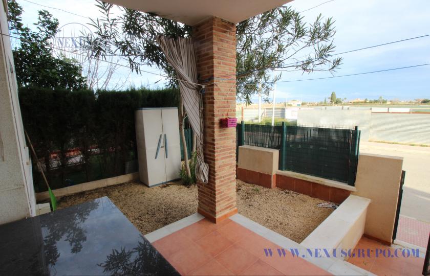 Inmobiliaria, Grupo Nexus, rents for the whole year Bungalow on the ground floor in Daya Vieja in Nexus Grupo