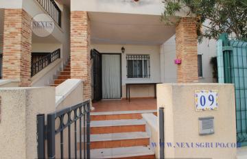 Inmobiliaria, Grupo Nexus, rents for the whole year Bungalow on the ground floor in Daya Vieja in Nexus Grupo