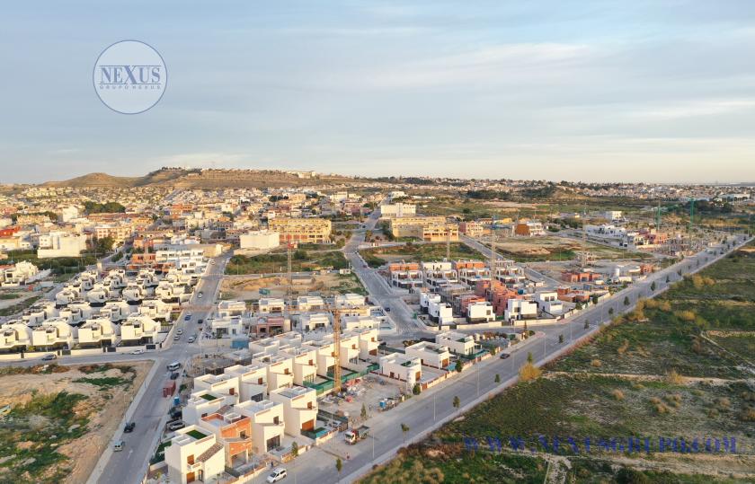 INMOBILIARIA GRUPO NEXUS VENDE BUNGALOWS DE LUJO EN BENIJOFAR in Nexus Grupo