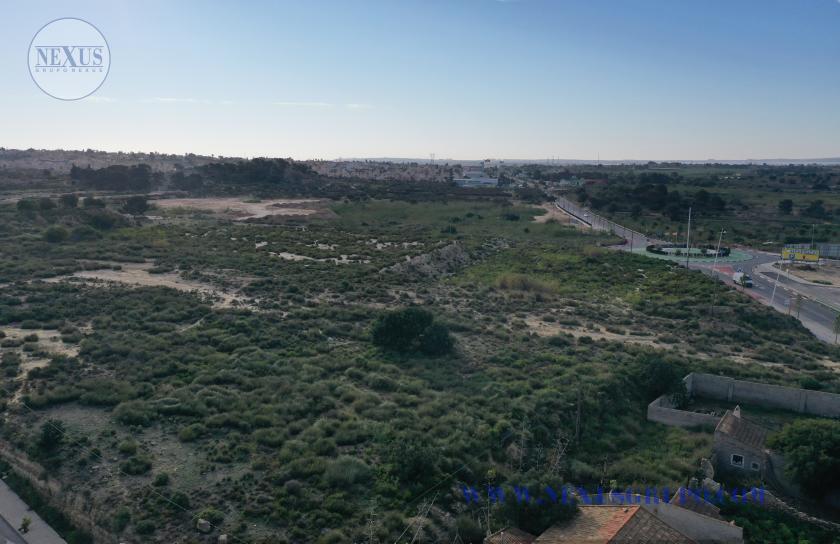 INMOBILIARIA GRUPO NEXUS VENDE BUNGALOWS DE LUJO EN BENIJOFAR in Nexus Grupo