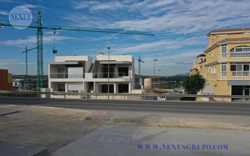 INMOBILIARIA GRUPO NEXUS VENDE BUNGALOWS DE LUJO EN BENIJOFAR in Nexus Grupo