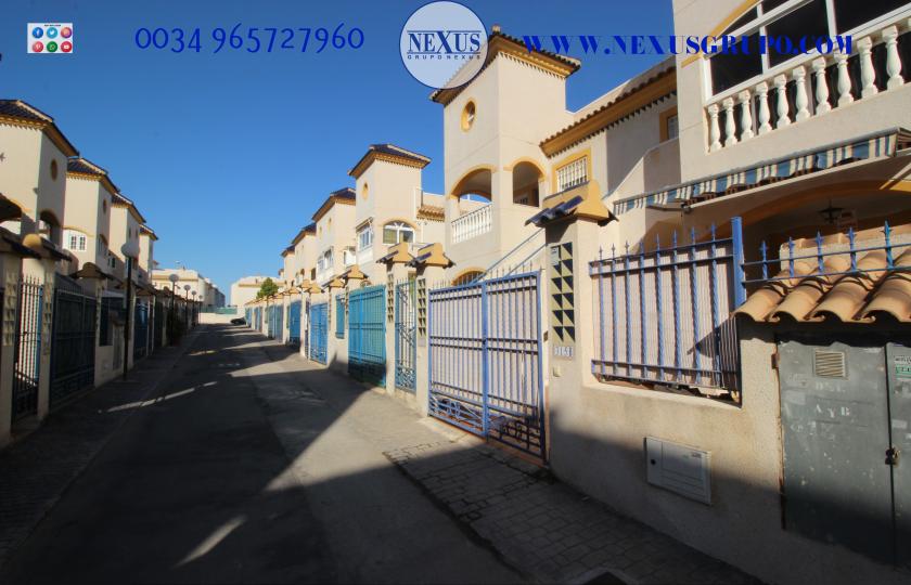 INMOBILIARIA GRUPO NEXUS VENDE EXCELENTE BUNGALOW EN PLANTA ALTA EN URBANIZACIÓN EL EDÉN GUARDAMAR DEL SEGURA in Nexus Grupo