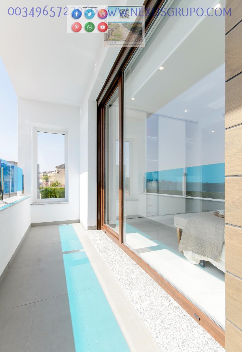 ONROEREND GOED, GRUPO NEXUS, VERKOOPT LUXE HERENHUIS IN LOS BALCONES DE TORREVIEJA in Nexus Grupo