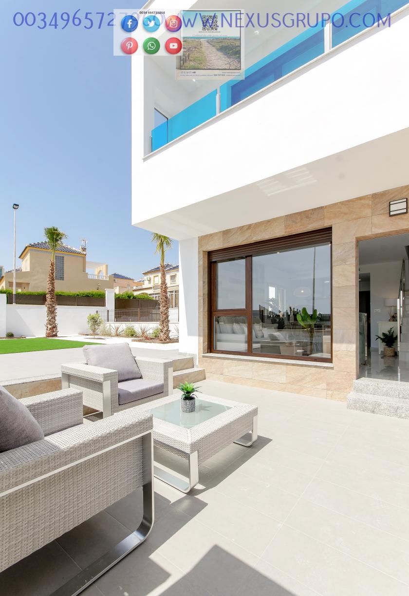 INMOBILIARIA, GRUPO NEXUS, VENDE CHALET ADOSADO  DE LUJO EN LOS BALCONES DE TORREVIEJA in Nexus Grupo