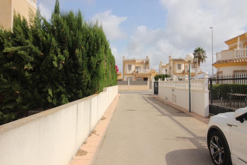 REAL ESTATE, GRUPO NEXUS, RENT VILLA FOR THE WHOLE YEAR, IN EL RASO in Nexus Grupo