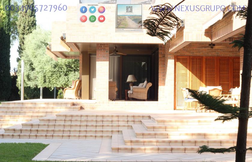 REAL ESTATE, GRUPO NEXUS, SELLS LUXURY VILLA IN MATOLA ELCHE in Nexus Grupo